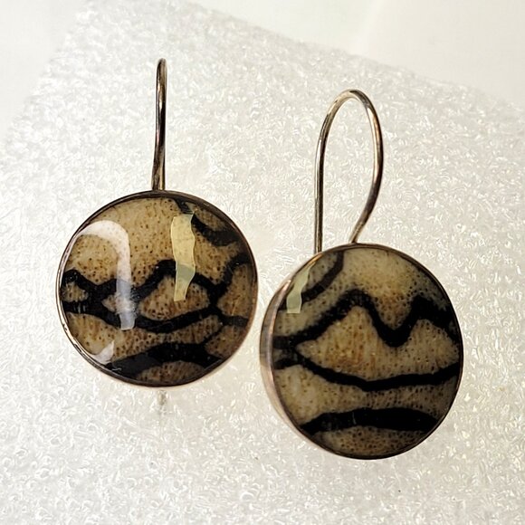 Animal Print Small Round Earrings - Picture 5 of 8